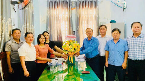 LÃNH ĐẠO XÃ THIỆN TÍN THĂM, CHÚC MỪNG BAN XÂY DỰNG ĐẢNG NHÂN KỶ NIỆM 95 NĂM THÀNH LẬP NGÀY TRUYỀN THỐNG NGÀNH TUYÊN GIÁO CỦA ĐẢNG (01/8/1930)- (01/8/2025)