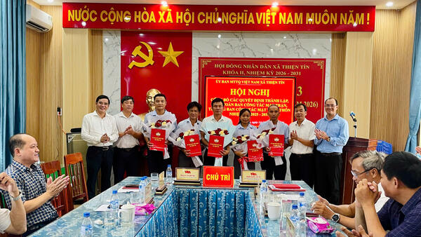HỘI NGHỊ CÔNG BỐ CÁC QUYẾT ĐỊNH THÀNH LẬP, KIỆN TOÀN BAN CÔNG TÁC MẶT TRẬN THÔN NHIỆM KỲ 2025 - 2030