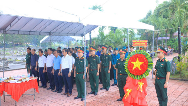 XÃ THIỆN TÍN LỄ DÂNG HƯƠNG TƯỞNG NIỆM, LẤY MẪU HÀI CỐT LIỆT SĨ PHỤC VỤ GIÁM ĐỊNH ADN