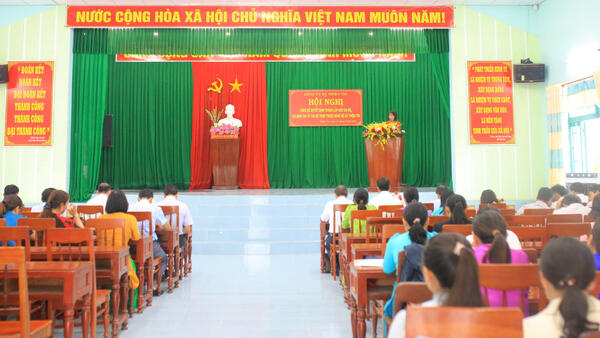 ĐẢNG ỦY XÃ THIỆN TÍN TỔ CHỨC HỘI NGHỊ CÔNG BỐ QUYẾT ĐỊNH GIẢI THỂ, THÀNH LẬP CÁC CHI BỘ TRỰC THUỘC ĐẢNG BỘ